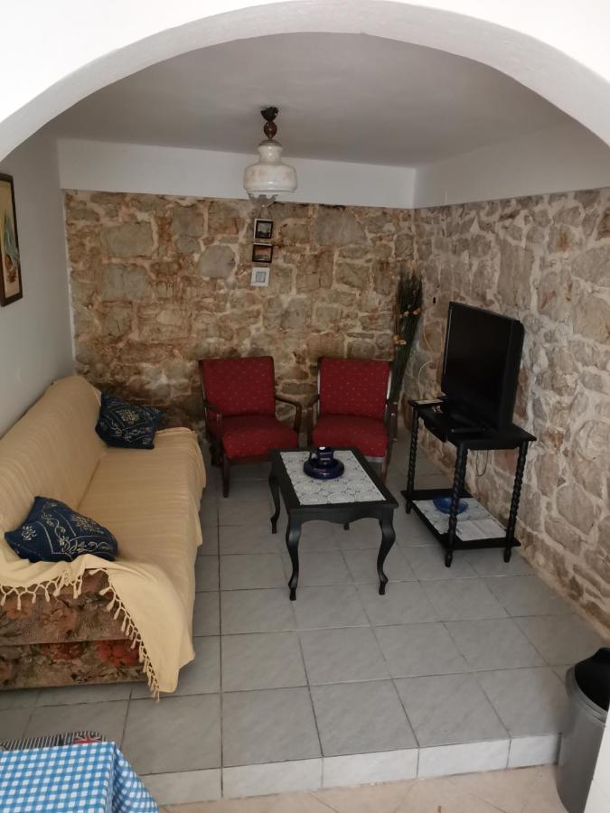 Apartment Titinica Murter Esterno foto