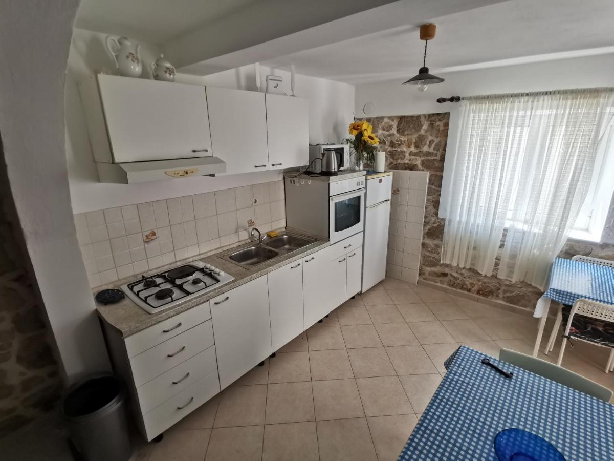 Apartment Titinica Murter Esterno foto