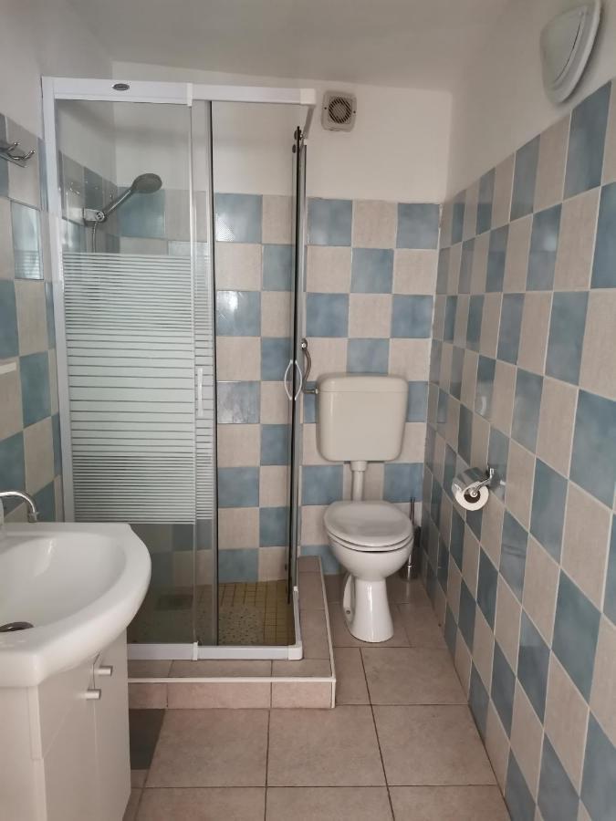 Apartment Titinica Murter Esterno foto