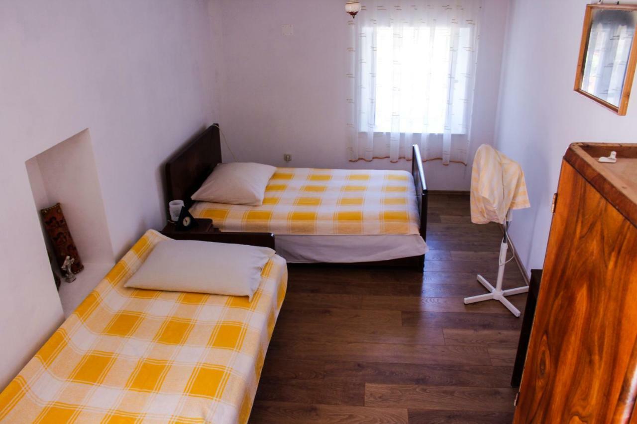 Apartment Titinica Murter Esterno foto