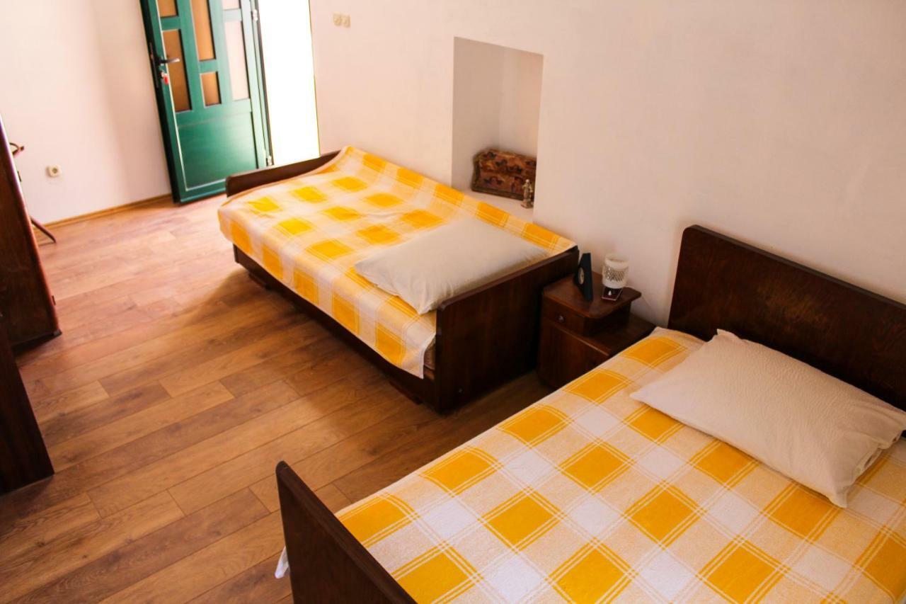 Apartment Titinica Murter Esterno foto